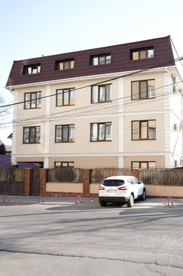 Chiernomorskie Apartamenty โอเดสซา ภายนอก รูปภาพ