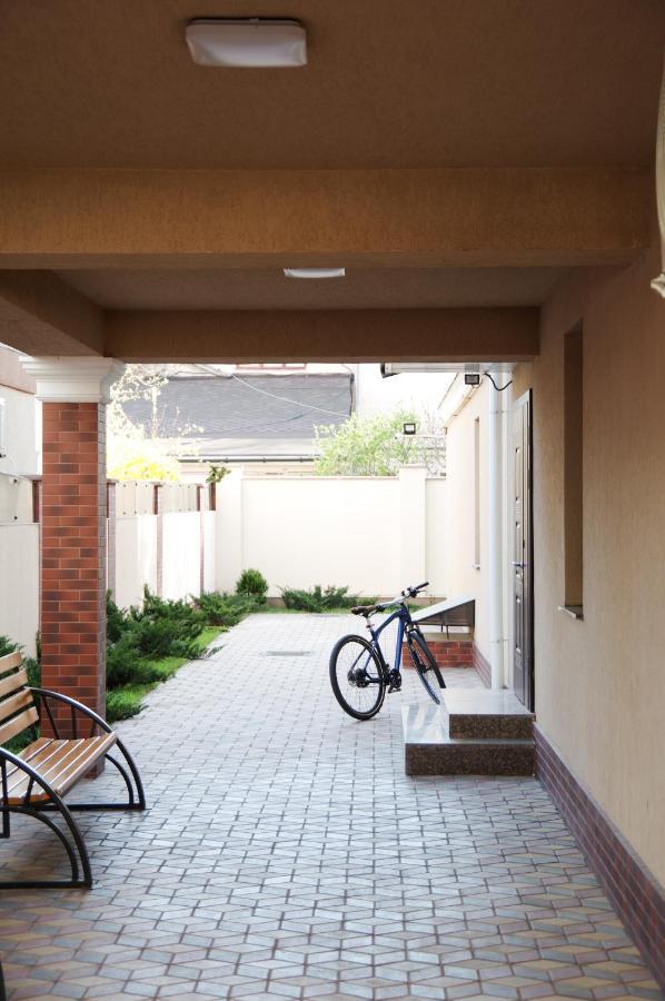 Chiernomorskie Apartamenty โอเดสซา ภายนอก รูปภาพ